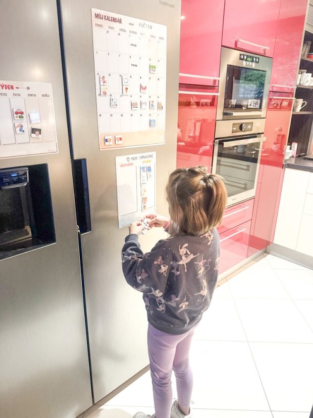 Měsíční plánovací magnetický kalendář A3 pro děti + sada magnetek
